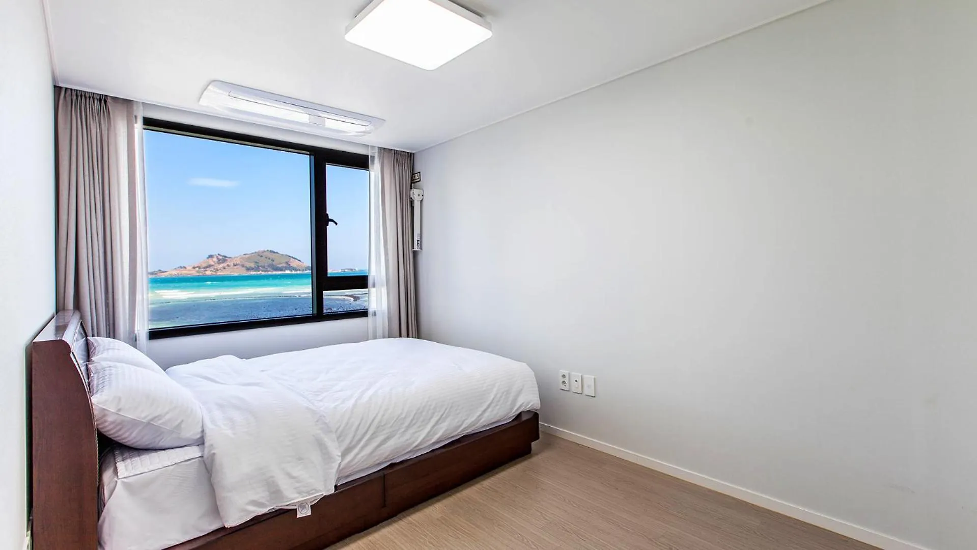 Here Now Pension Jeju 0*,  South Korea