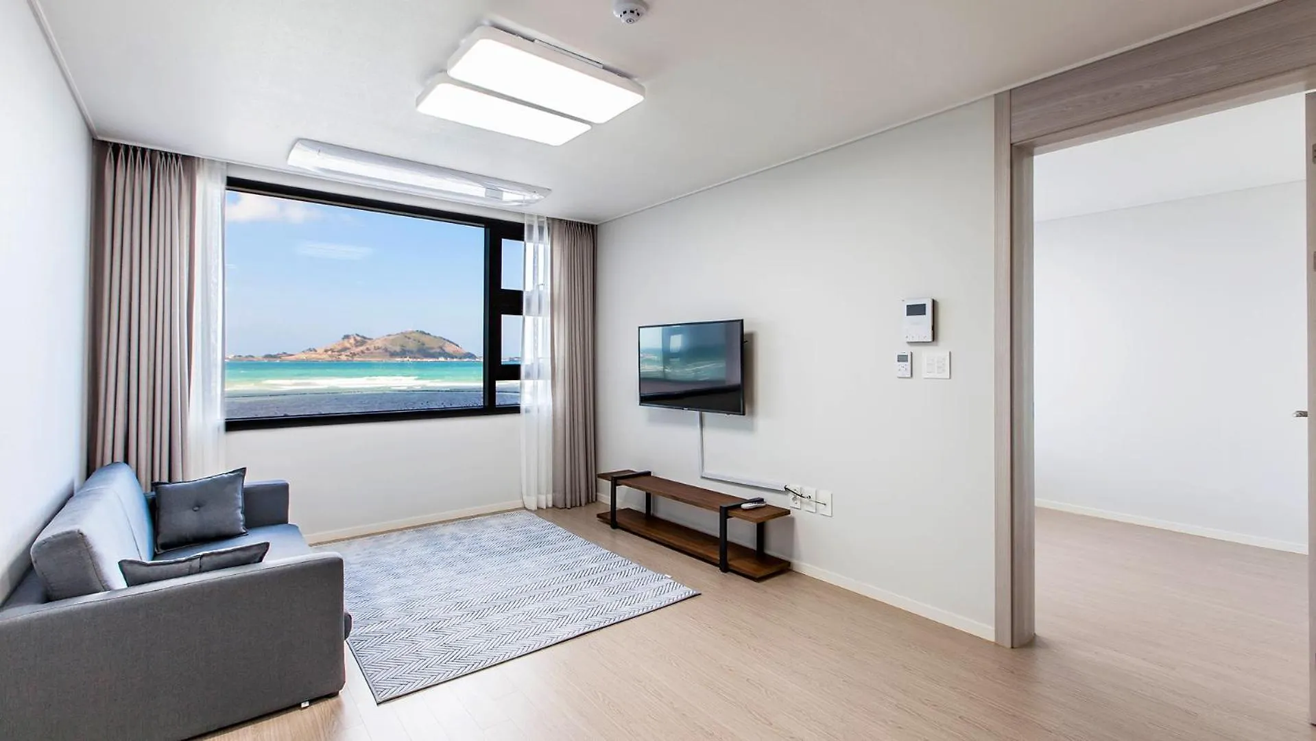 Hotel Here Now Pension Jeju