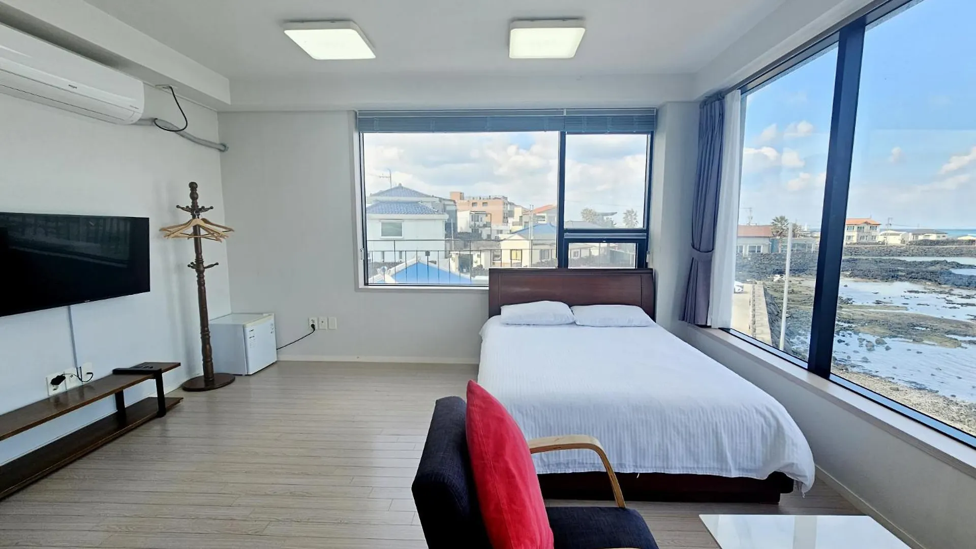 Hotel Here Now Pension Jeju