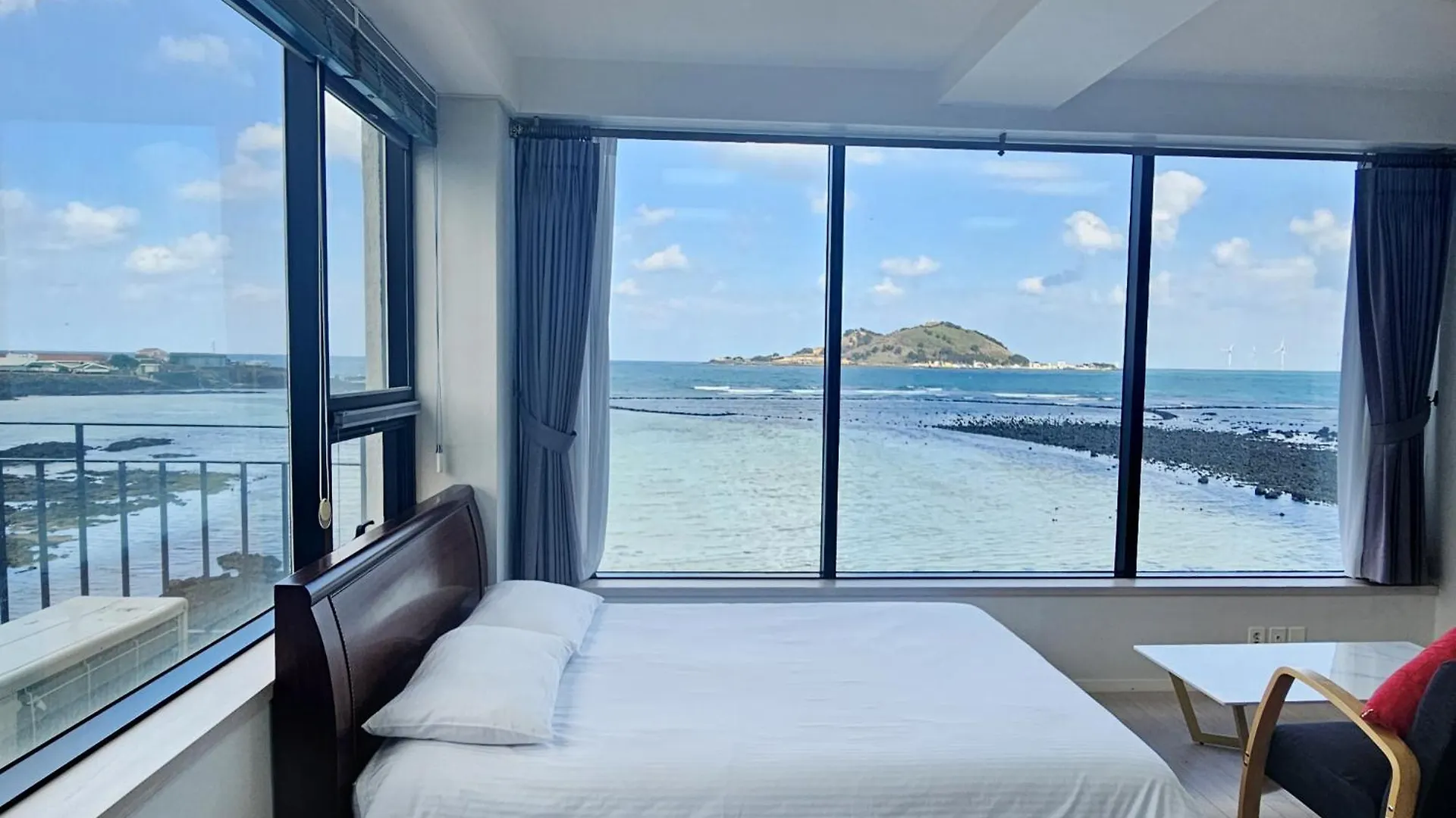 Hotel Here Now Pension Jeju