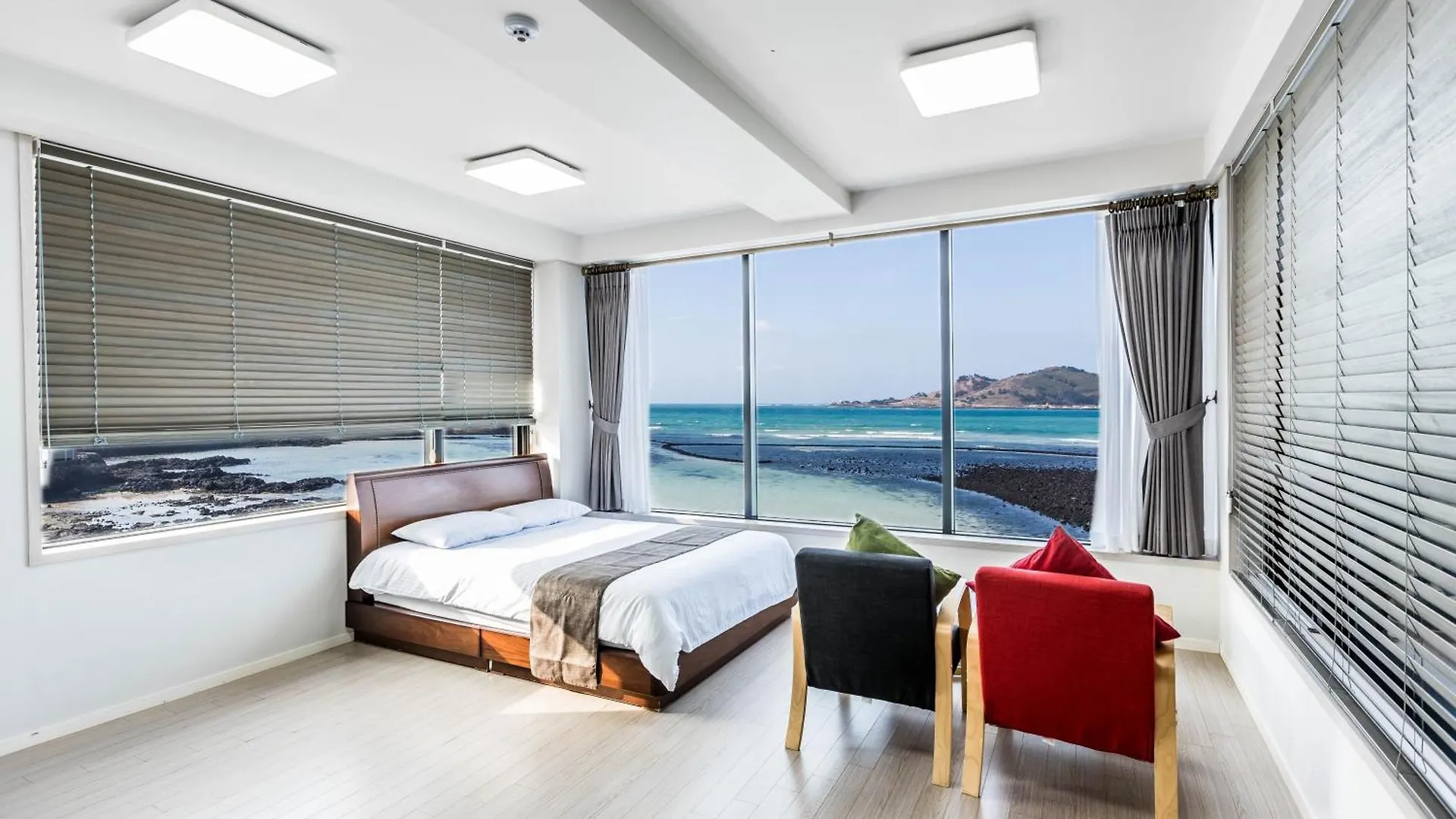 Here Now Pension Jeju 0*,  South Korea