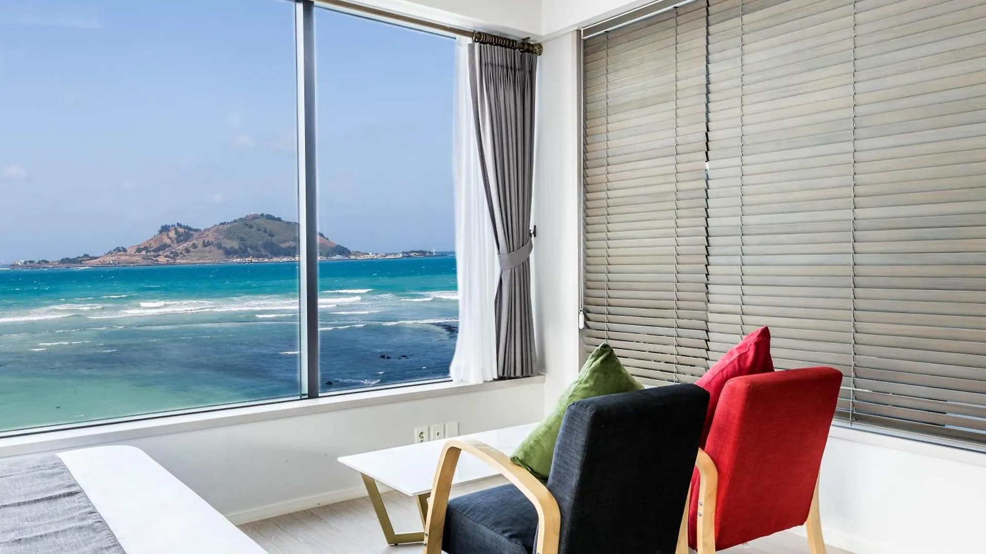 Hotel Here Now Pension Jeju
